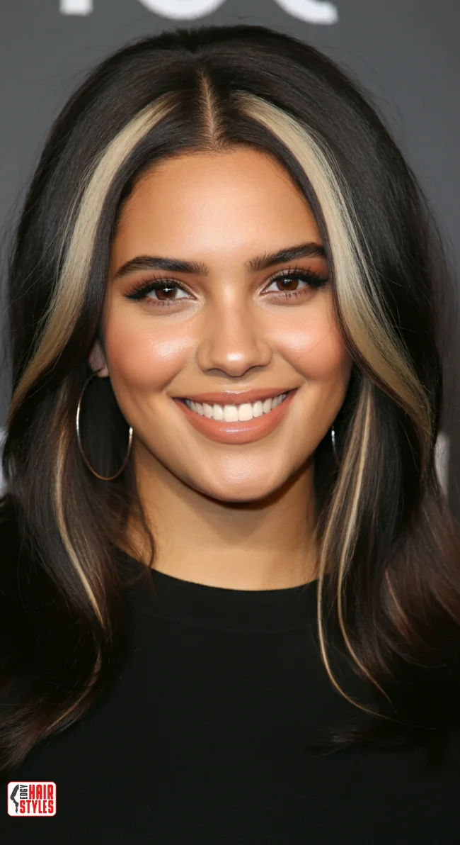 7. Chunky Blonde Streaks on Dark Brown Hair | Trendy Hairstyles With Highlights To Illuminate Your Look